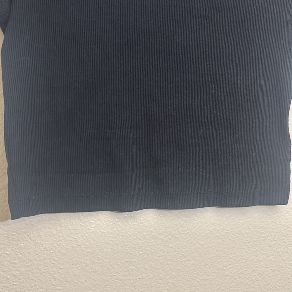 *4/15* Divided Basic Black Tee Ribbed - Picture 5 of 7